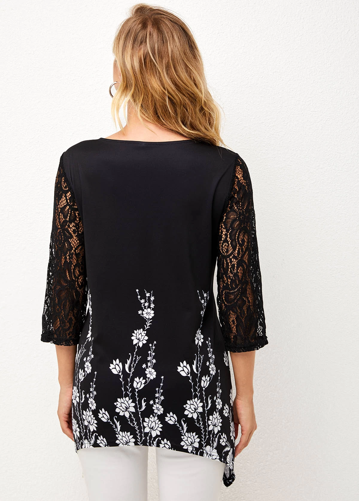 Lace Stitching Asymmetric Hem Black T Shirt - Image 2