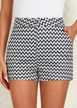 Black Pocket Wave Pattern Print Shorts